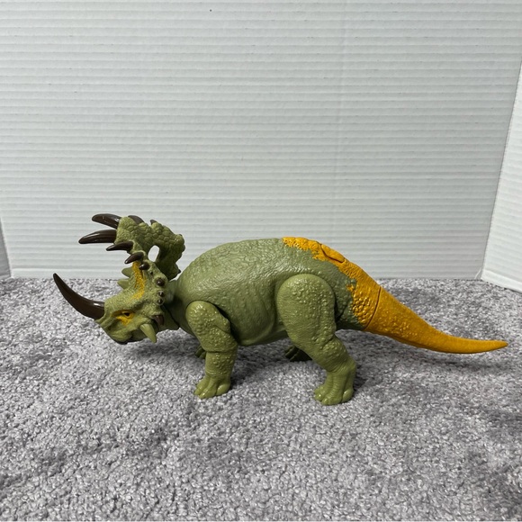 Mattel Jurassic World: Dominion Roar Strikers Sinoceratops Dinosaur Figure Works - Picture 4 of 9